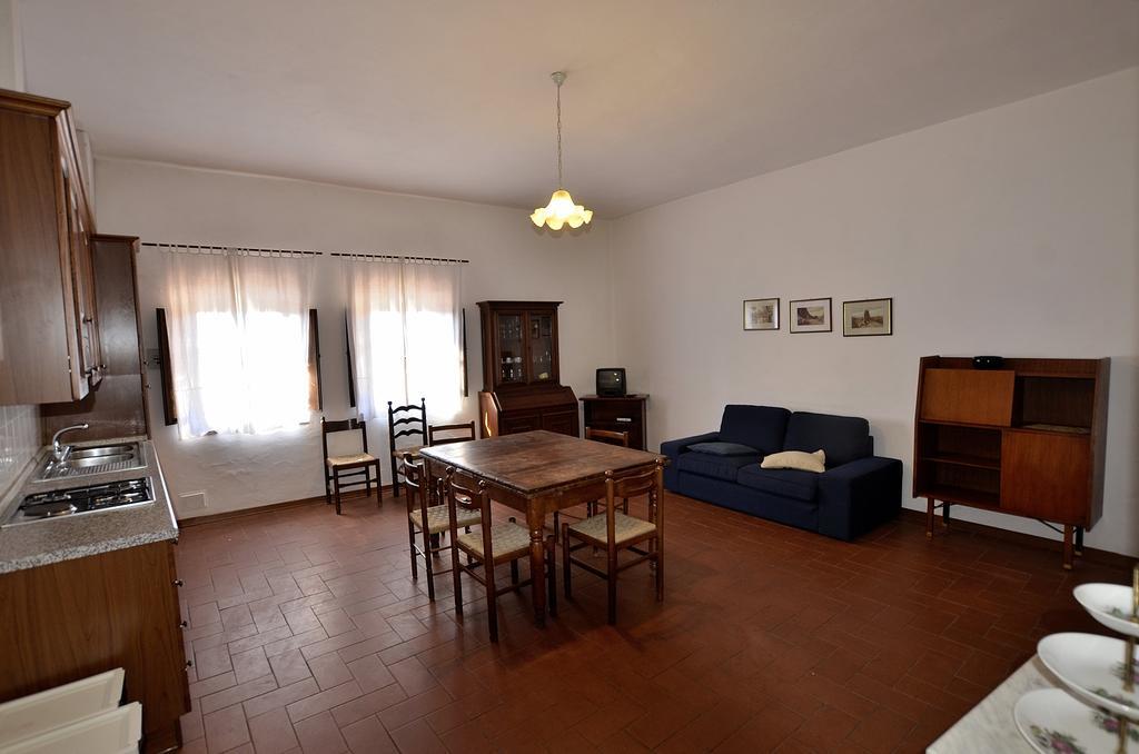 Agriturismo Poggio Ai Grilli Gambassi Terme Habitación foto